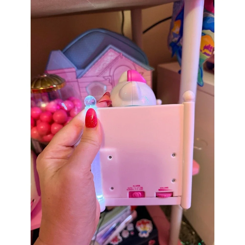 Hello Kitty sleeping alarm clock‎